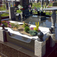 Гранитные памятники